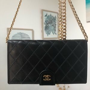 CHANEL Bicolore long wallet in calfskin in beautiful condition